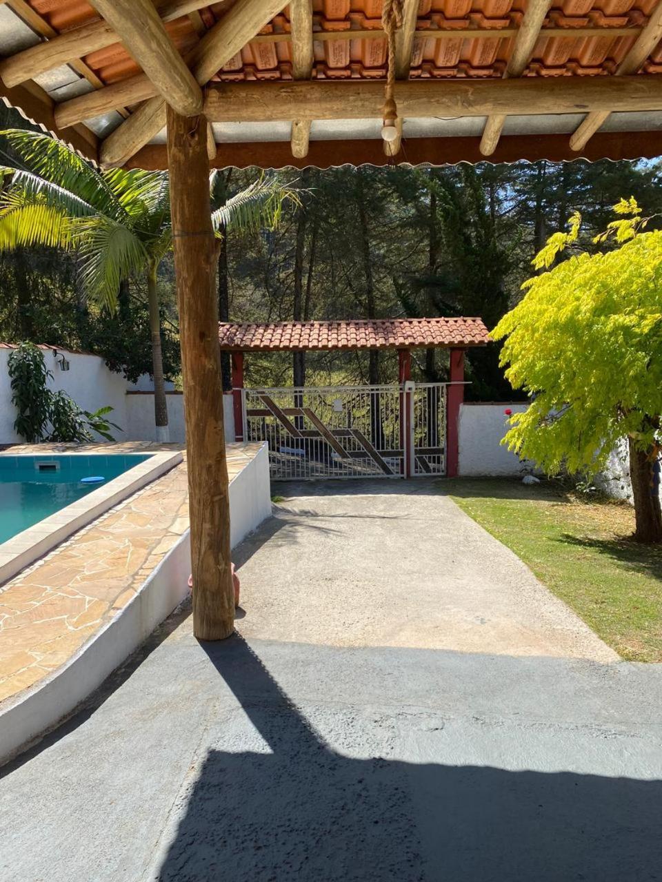 Cantinho Na Roca Com Piscina Санту-Антониу-ду-Пиньял Экстерьер фото